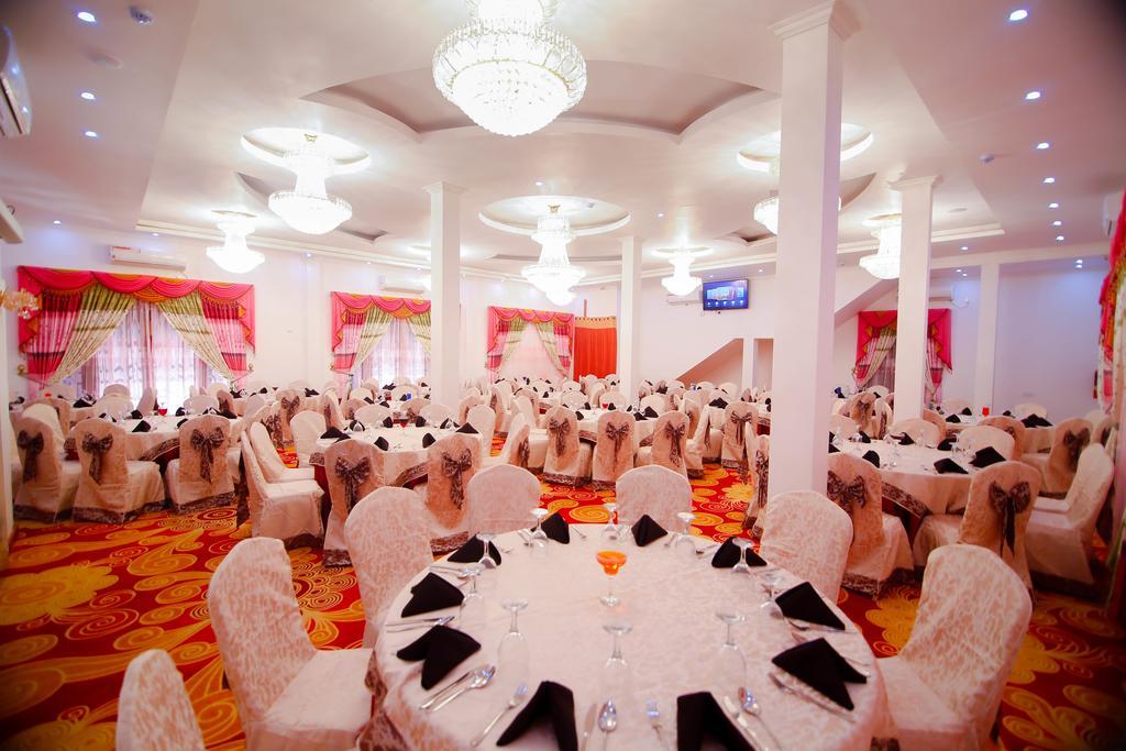 Hotel White House Anuradhapura Eksteriør billede