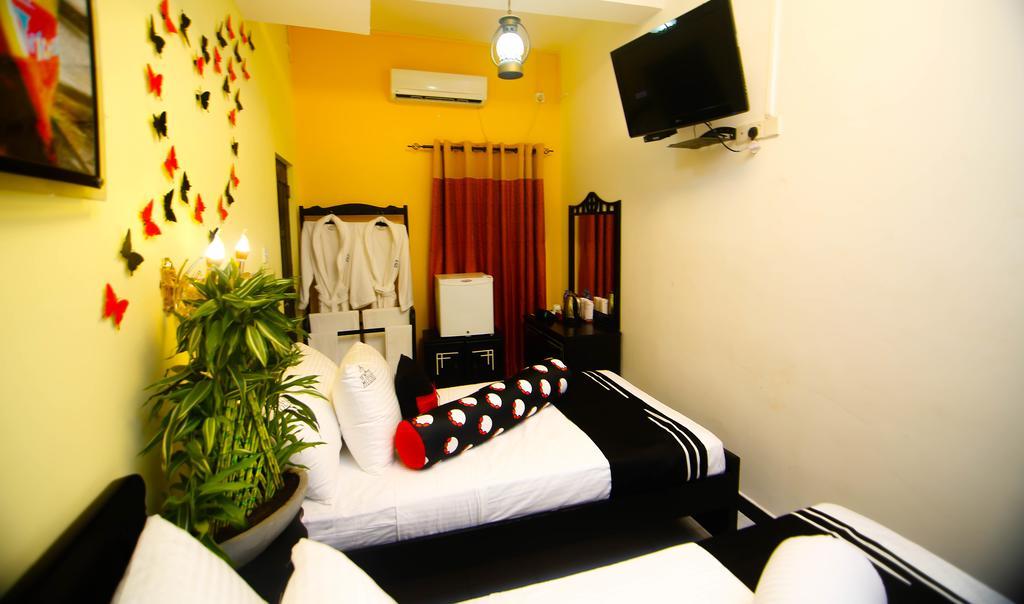 Hotel White House Anuradhapura Eksteriør billede