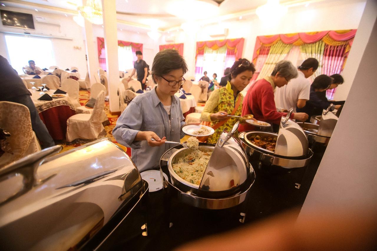 Hotel White House Anuradhapura Eksteriør billede
